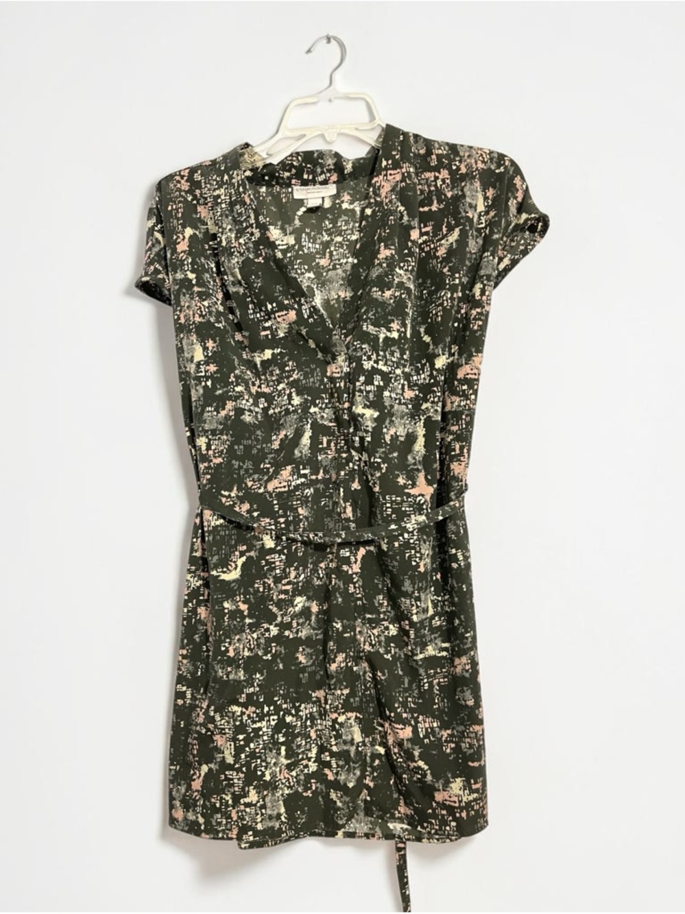 Liz Lange Maternity Tunic Top L Womens Casual Silky Flowy Blouse